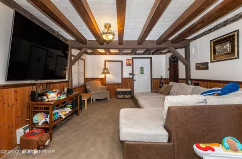 Living - 161 Pa-447, Newfoundland, PA 18445 photo 1 of 3