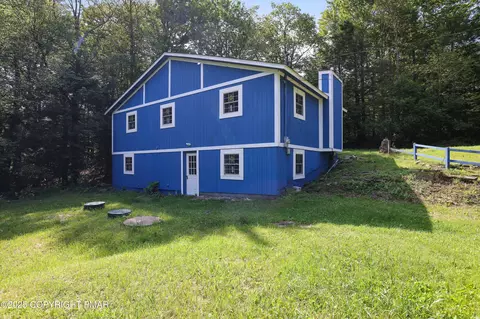 3119 Essex Rd, Tobyhanna, PA 18466