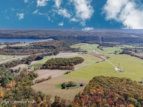 932 Lark St, Lehighton, PA 18235