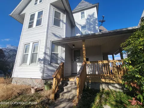 529 Market St, Bangor, PA 18013