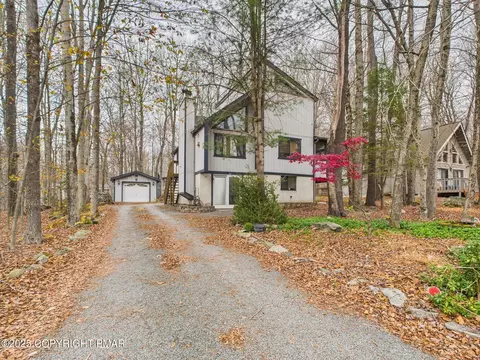 119 Chitimacha Dr, Pocono Lake, PA 18347