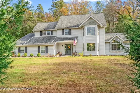 218 Terrace Dr, Saylorsburg, PA 18353