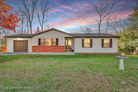 9 Gap View Heights Rd, East Stroudsburg, PA 18301