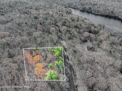 Waterview Drive, Hawley, PA 18428