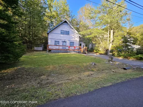 222 Nadine Blvd, Pocono Summit, PA 18346