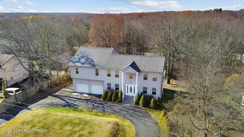 798 Sullivan Trl, Scotrun, PA 18355