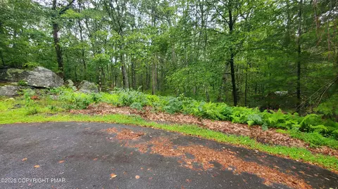 lot27 Granite Ct S, Blooming Grove, PA 18428