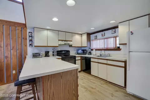 Kitchen - 3336 Windermere Dr, Bushkill, PA 18324 photo 1 of 4
