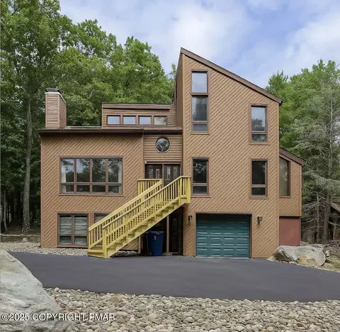 1250 Brentwood Dr, East Stroudsburg, PA 18301