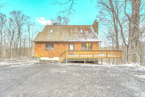 4129 Firefly Ct, Pocono Lake, PA 18347