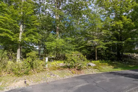 Creekside Road, Canadensis, PA 18325