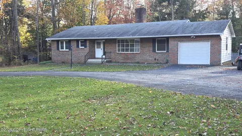 781 White Oak Rd, Cresco, PA 18326