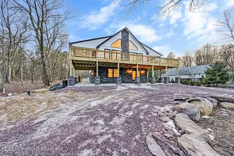 70 Caedman Dr, Albrightsville, PA 18210