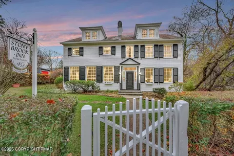 102 Worthington Ave, Shawnee On Delaware, PA 18356