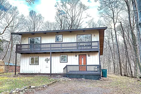 3009 Briarwood Dr, Tobyhanna, PA 18466