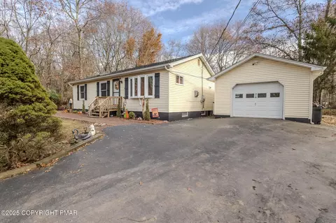 26 Grouse Trl, Albrightsville, PA 18210