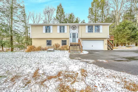 903 Sir Lionel Ct, Pocono Lake, PA 18347