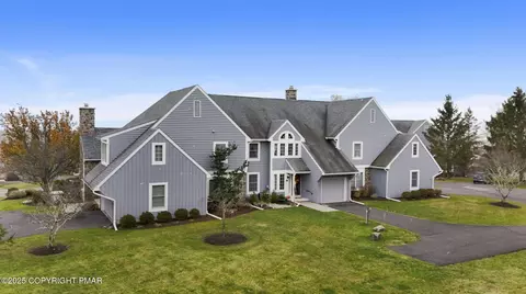 7317 Meadow Ln, Skytop, PA 18357