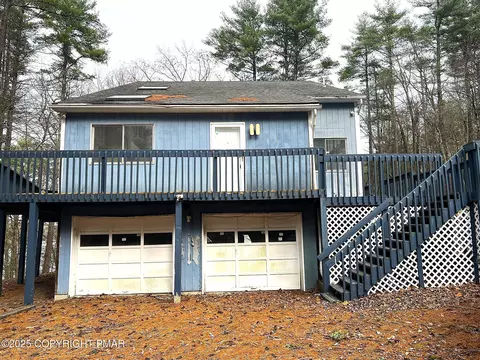 109 Ice House Ct, Stroudsburg, PA 18360