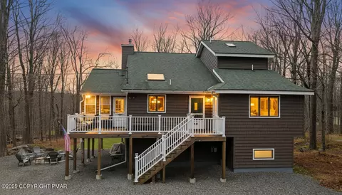 33 Sunset Dr, Clifton Township, PA 18424