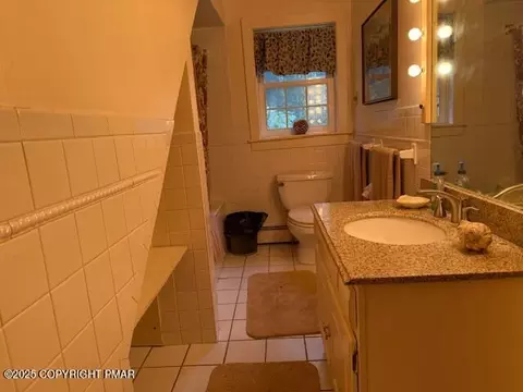 Bath - 113 Jackson Rd, Shavertown, PA 18708 photo 2 of 6