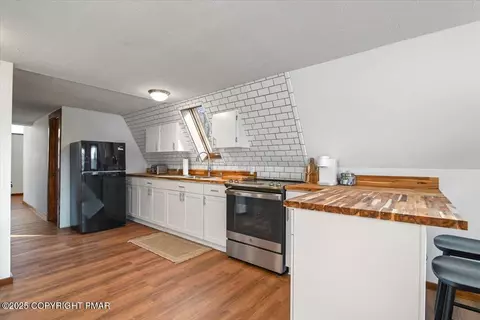 Kitchen - 497 Jonas Rd, Effort, PA 18330 photo 3 of 4