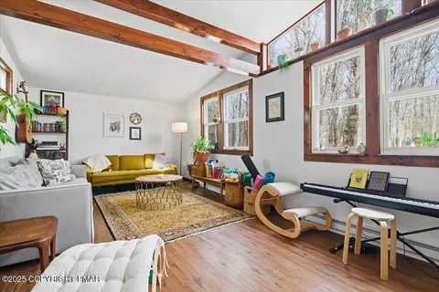 Living - 497 Jonas Rd, Effort, PA 18330 photo 1 of 2