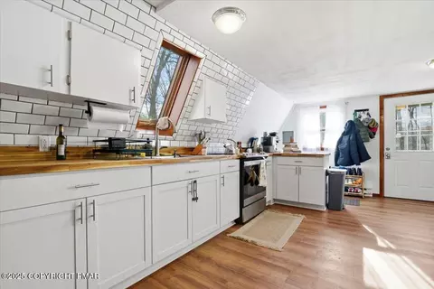 Kitchen - 497 Jonas Rd, Effort, PA 18330 photo 2 of 4