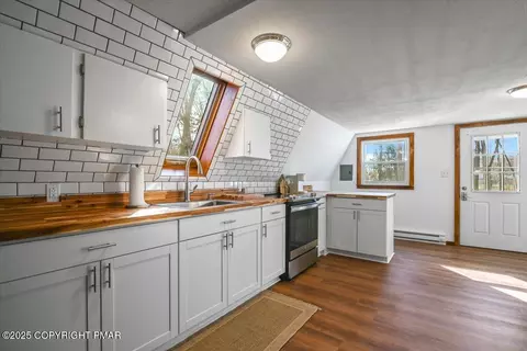 Kitchen - 497 Jonas Rd, Effort, PA 18330 photo 1 of 4