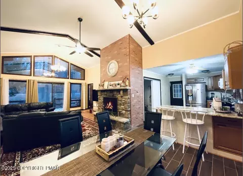 149 Livingston Ln, Gouldsboro, PA 18424
