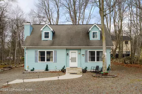 7430 Ventnor Dr, Tobyhanna, PA 18466