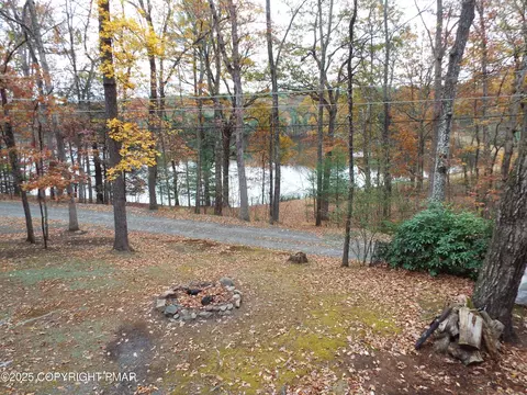 141 Panorama Trl, Dingmans Ferry, PA 18328