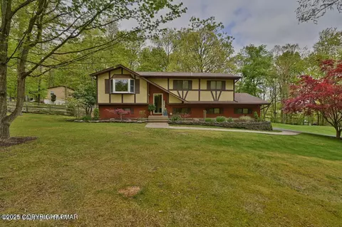 319 Whispering Hills Dr, East Stroudsburg, PA 18301