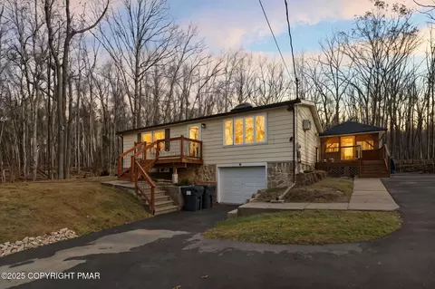 364 Welcome Lake Rd, Beach Lake, PA 18405