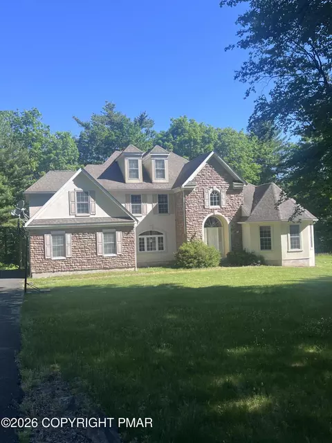 371 Joanne Ct, Bartonsville, PA 18321