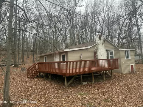 134 Halfmoon Ln, East Stroudsburg, PA 18302