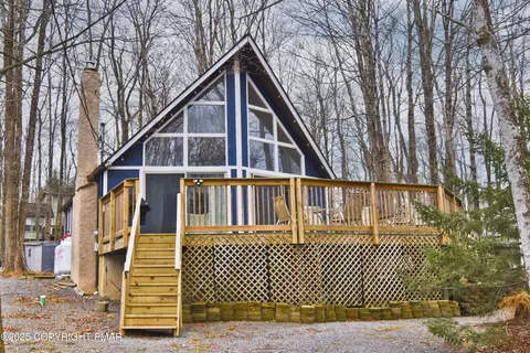 112 Moshannon Dr, Pocono Lake, PA 18347