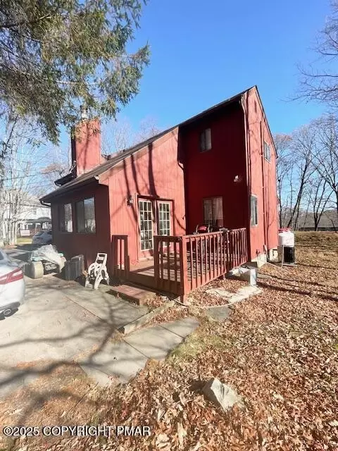 139 Mountain Top Cir, Bushkill, PA 18324