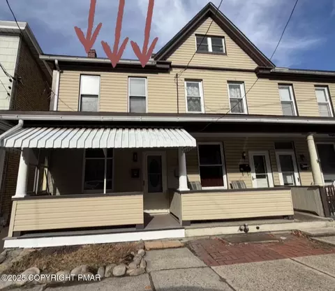 68 E Railroad St, Nesquehoning, PA 18240