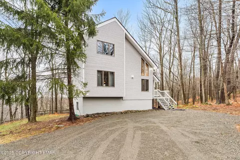 103 Mountainside Dr, Gouldsboro, PA 18424