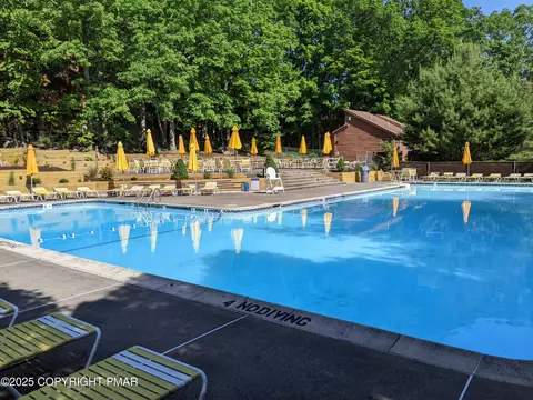 Exterior - 159 Stream Ct, Bushkill, PA 18324 photo 5 of 5