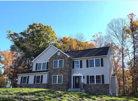 216 Swan Ct, East Stroudsburg, PA 18302