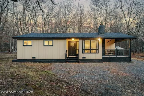 54 Vista Dr, Albrightsville, PA 18210