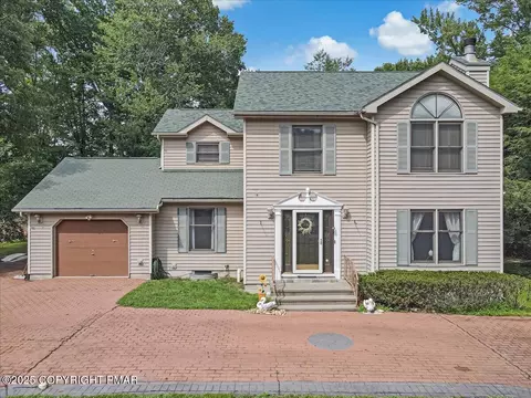 110 Anna Ct, Stroudsburg, PA 18360