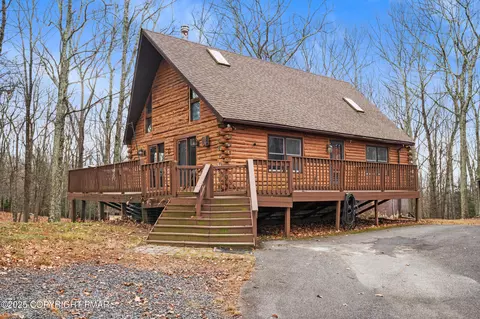 3544 High Crest Rd, Canadensis, PA 18325