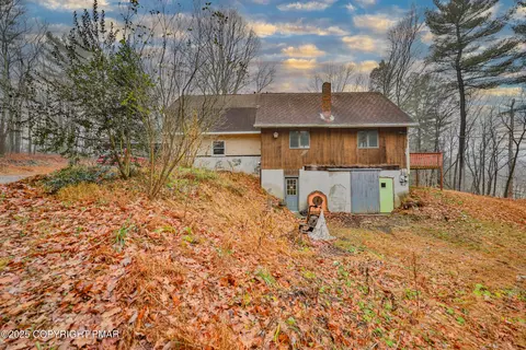 355 Hickory Rd, Palmerton, PA 18071