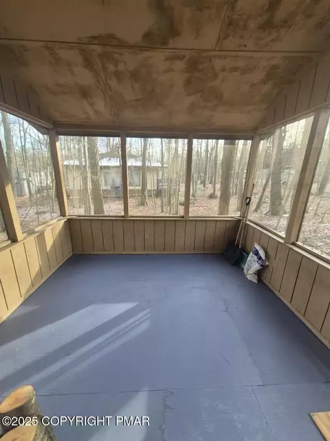 191 Saunders Dr, Bushkill, PA 18324 photo 7