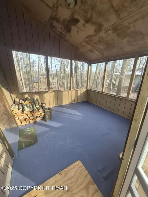 191 Saunders Dr, Bushkill, PA 18324 photo 6