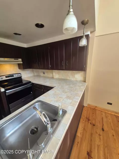 191 Saunders Dr, Bushkill, PA 18324 photo 12
