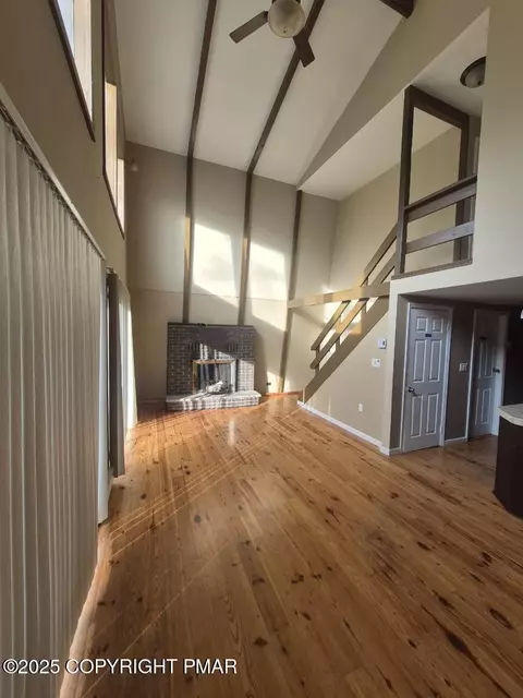 191 Saunders Dr, Bushkill, PA 18324 photo 8